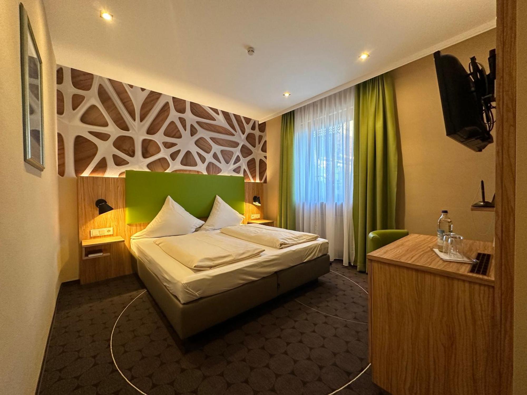 Rothsee Hotel Алерсберг Екстериор снимка