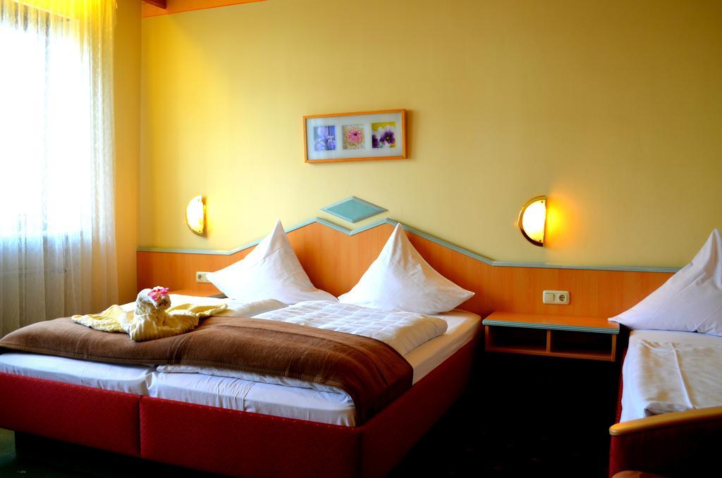 Rothsee Hotel Алерсберг Екстериор снимка