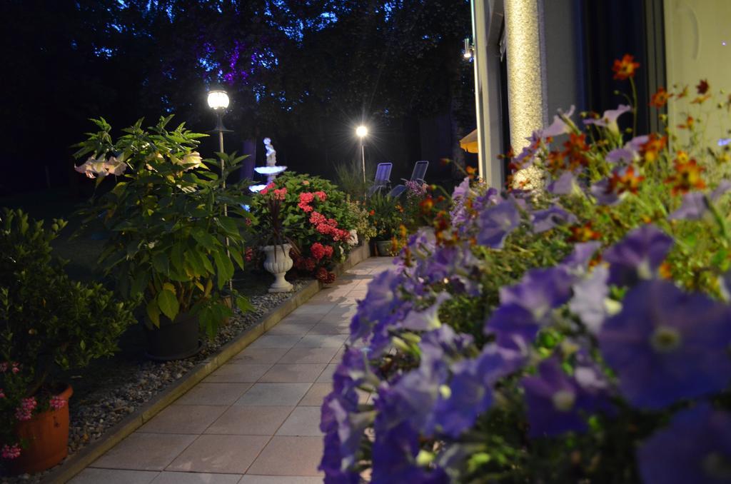 Rothsee Hotel Алерсберг Екстериор снимка